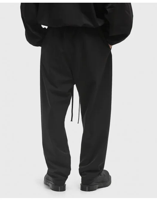 Pantaloni FEAR OF GOD, White Logo Embroidered, Black - 130SP256060FJETBLACK Pantaloni FEAR OF GOD, White Logo Embroidered, Black - 130SP256060FJETBLACK