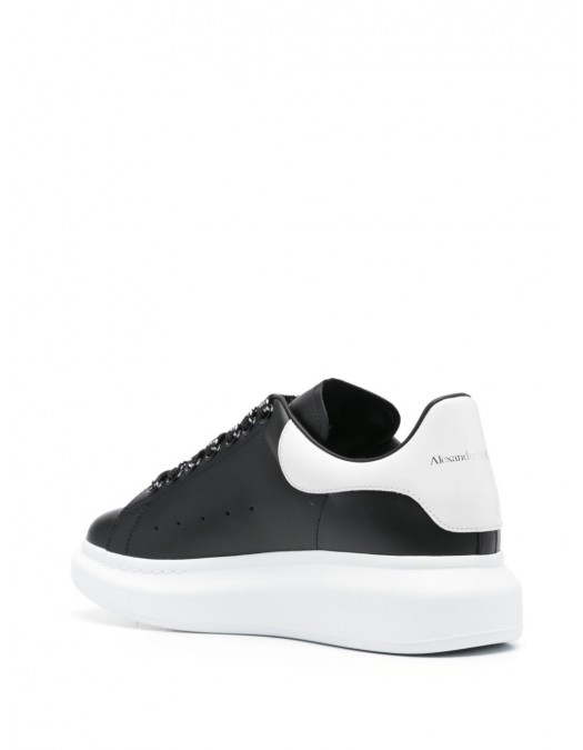 Sneakers ALEXANDER MCQUEEN, Oversize, White Details, Men, Black - 553680WIEEN1070