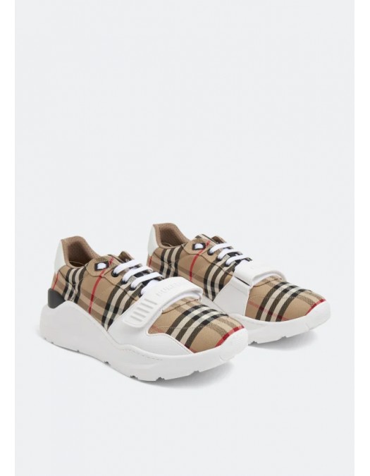 Sneakers BURBERRY, Logo Print All Over - 8048577X Sneakers BURBERRY, Logo Print All Over - 8048577X
