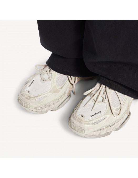 Sneakers BALENCIAGA, Women's Triple S.2 Sneaker in Eggshell, Beige - 865851WTRS29191
