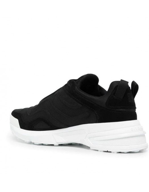 Sneakers Givenchy, GIV 1 LIGHT RUNNER SNEAKERS Black - BH005FH13D004