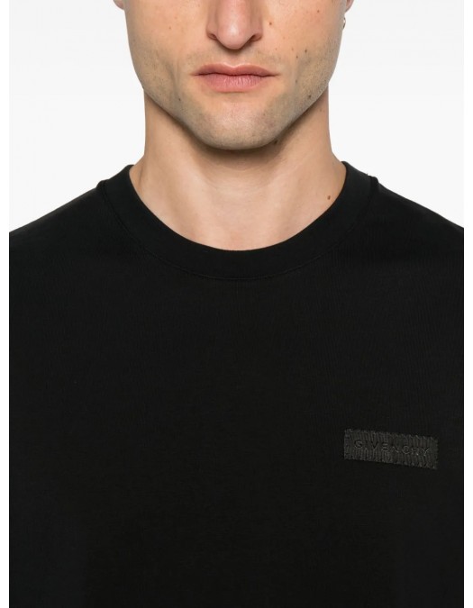 Tricou Givenchy, Small Logo Patch, Simple, Black - BM71NK3YRP001 Tricou Givenchy, Small Logo Patch, Simple, Black - BM71NK3YRP001