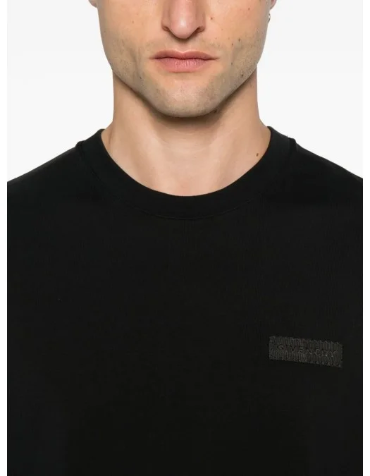 Tricou Givenchy, Small Logo Patch, Simple, Black - BM71NK3YRP001 Tricou Givenchy, Small Logo Patch, Simple, Black - BM71NK3YRP001