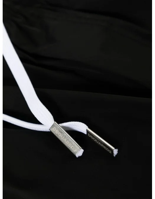 Short DSQUARED2, Insertie Icon Alba, Model Clasic - D7B8P5440613 Short DSQUARED2, Insertie Icon Alba, Model Clasic - D7B8P5440613