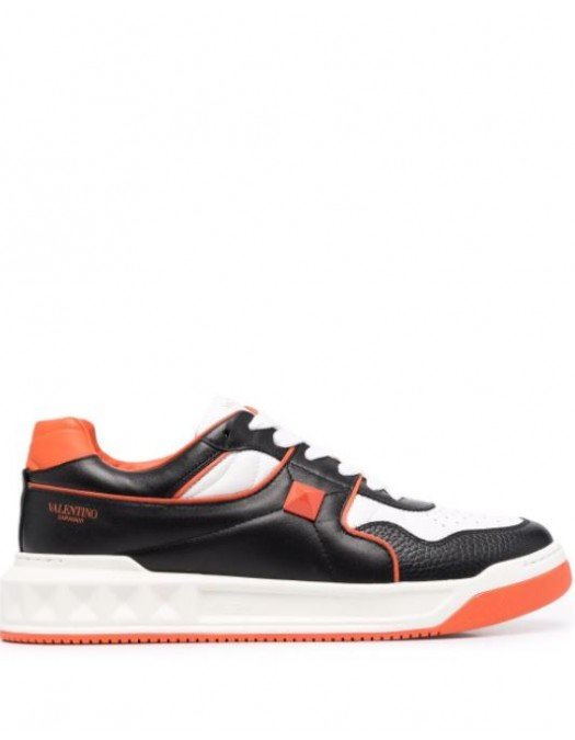 Sneakers VALENTINO GARAVANI - Roman Stud low-top, BLACK ORANGE - XY2S0E71NWNC81