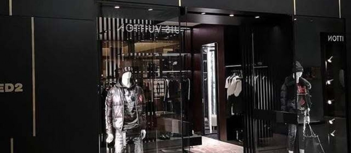 Stiai ca poti gasi DSQUARED2 la JW Marriott Bucuresti?