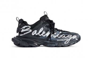 Cumpara Balenciaga direct din magazin in Bucuresti!