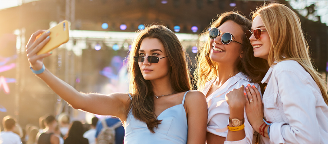 Cele Mai Inspirate Tinute Festival 2025: Stil Premium la Electric Castle si Summer Well Cele Mai Inspirate Tinute Festival 2025: Stil Premium la Electric Castle si Summer Well