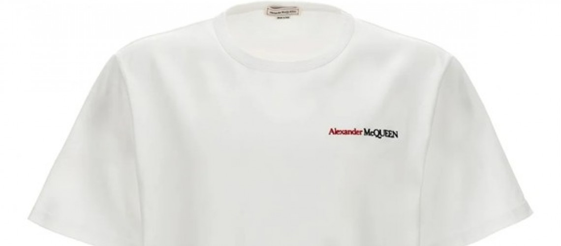 Unde gasesc Alexander McQueen in Romania in magazine?