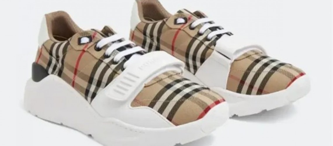 Unde gasesc sneakers Burberry in Romania, in magazin?